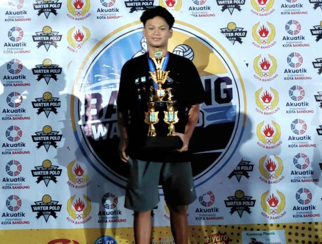 PRESTASI SISWA : Juara 1 Tim Polo Air U-16 Mix