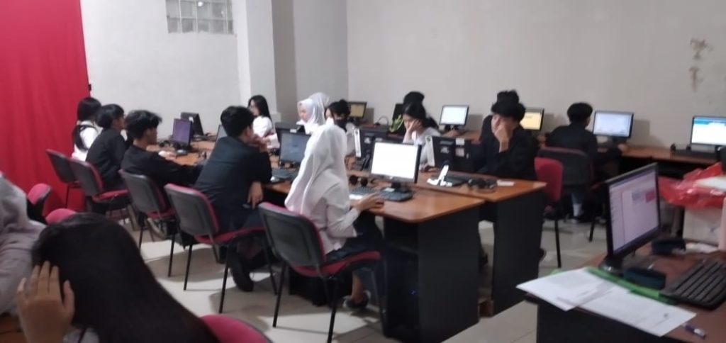 Simulasi dan Gladiresik TKA (Tes Kemampuan Akademik) di SMA Pasundan 2 Bandung Simulasi dan Gladiresik TKA (Tes Kemampuan Akademik) di SMA Pasundan 2 Bandung